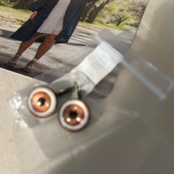 COPY - Eyeball earrings. Coppertone backing - Picture 1 of 2